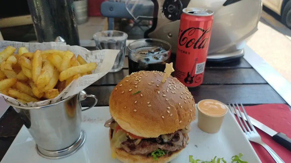 Hamburger Maison Boeuf Fromage Champignon Bacon